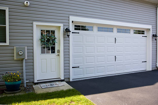 24/7 Emergency Garage Door Panel Replacement experts in Johnson City, NY